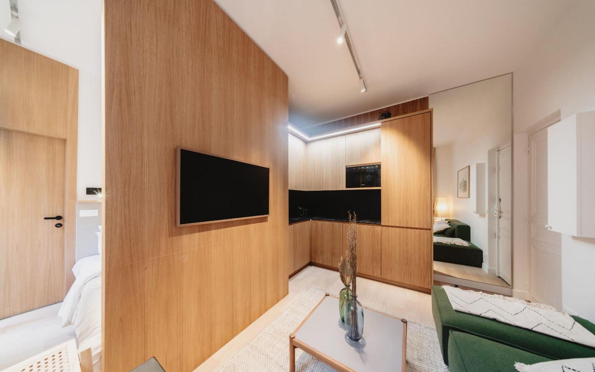 Center Of With Terrace By Prestige Parigi